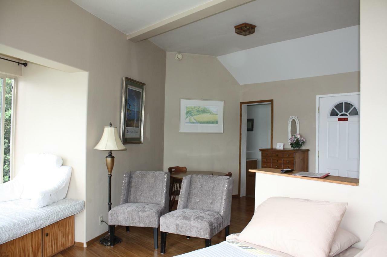 Sweet Escape & Summer Dream Apartment Friday Harbor Room photo